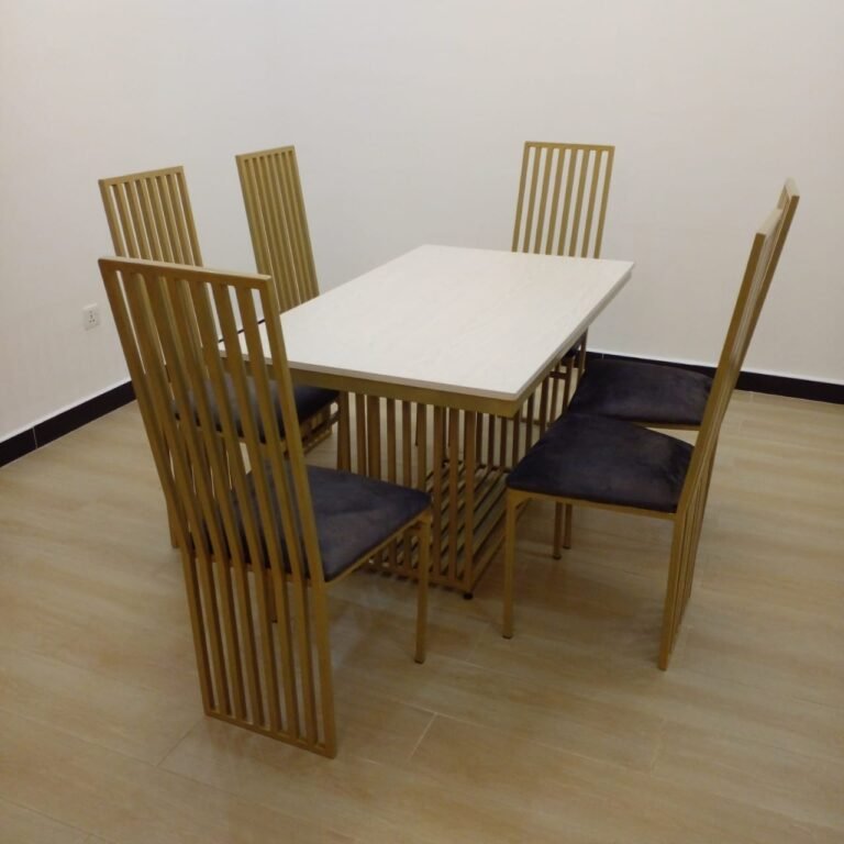 Ivan dining table